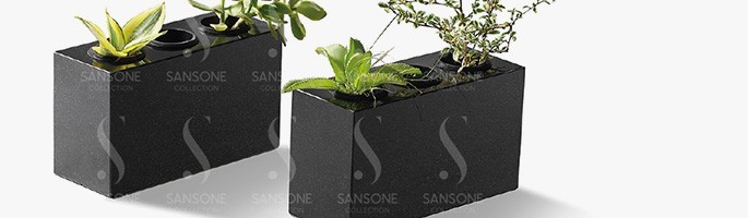 Vases funéraires avec un chanfrein pour monument - Sansone Collection